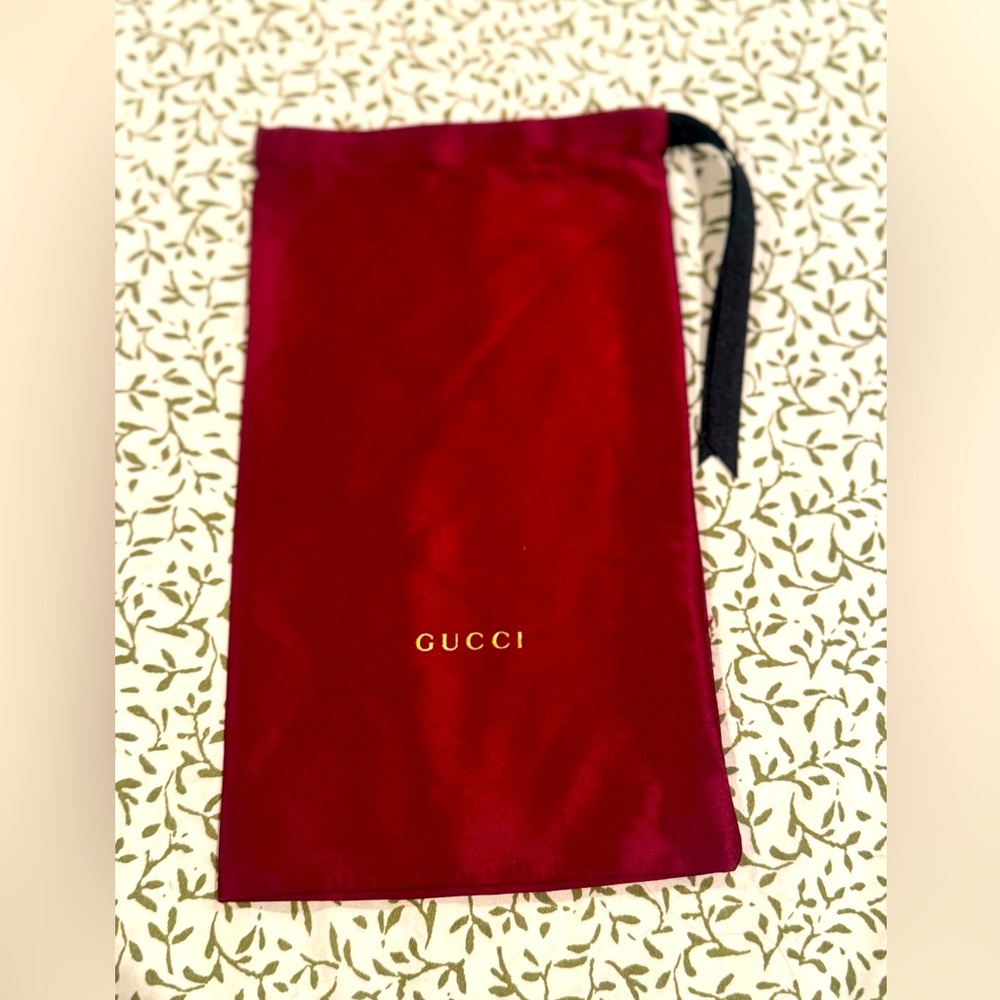 Authentic Gucci sunglasses pouch.